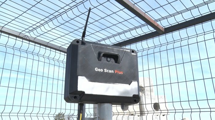 地盤の動きや地下のガス量を計測するセンサー