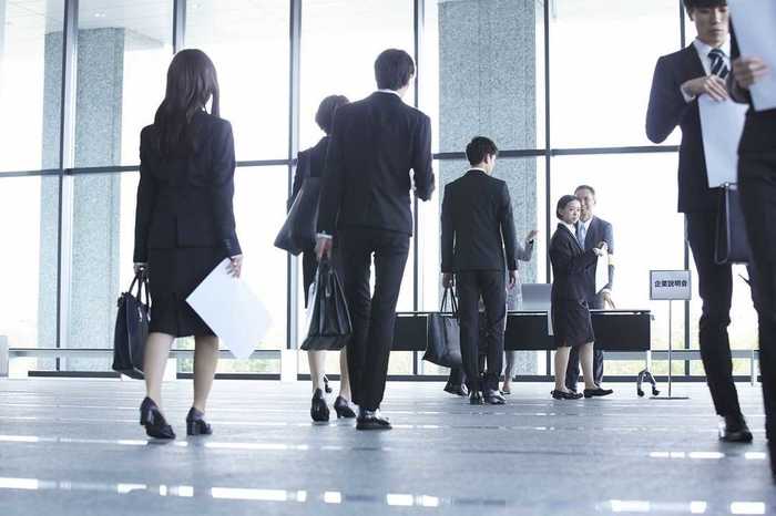 “新型コロナウイルス”で合同説明会が次々中止…介護現場の人手不足は死活問題にも