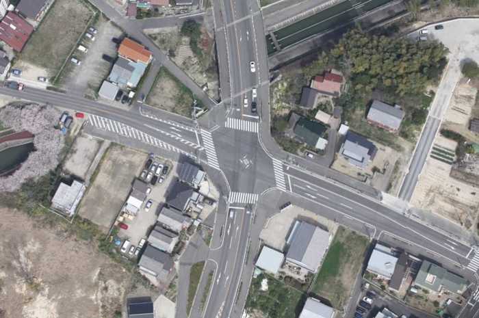 “斜め”にしたら事故が減った…愛知県独自の「鋭角横断歩道」って何がスゴい?