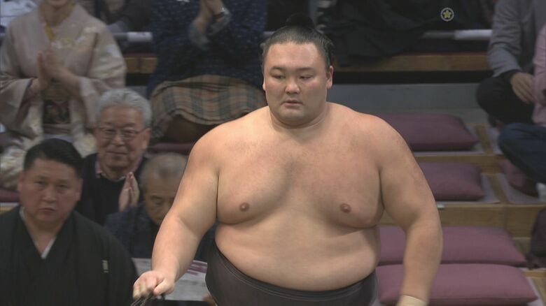 朝乃山が11勝目、十両優勝争いトップの藤凌駕を破る！23日の千秋楽で十両優勝の可能性も　大相撲九州場所14日目結果｜FNNプライムオンライン