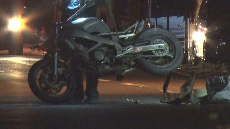 国道20号で車とバイクが衝突　バイクの19歳男性が重傷　右折しようとした76歳男性が運転の車と反対側から来たバイクがぶつかる　現場はゆるいカーブ　長野・諏訪市｜FNNプライムオンライン