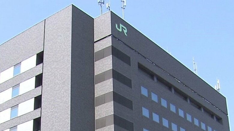 JR北海道の快速エアポートが長都駅の停止位置を”約250メートル”通り過ぎる_バックで停止位置に引き返し客が乗降…17分遅れで運転再開_”安全管理の問題”相次ぎ前週には国交省が監査〈北海道・千歳市〉｜FNNプライムオンライン