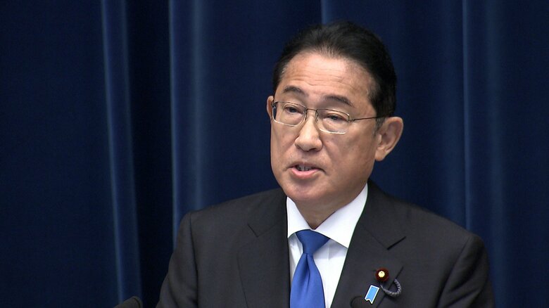 岸田首相の記者会見の様子（14日午前）