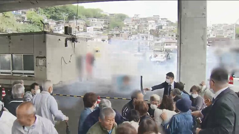 容疑者が取り押さえられた後に爆発