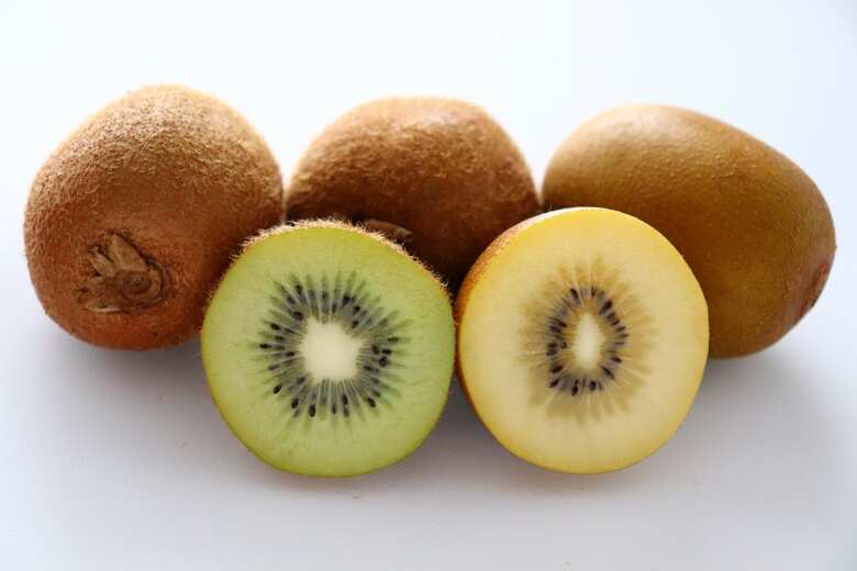キウイは桃ぐらいの柔らかさが食べ頃の目安