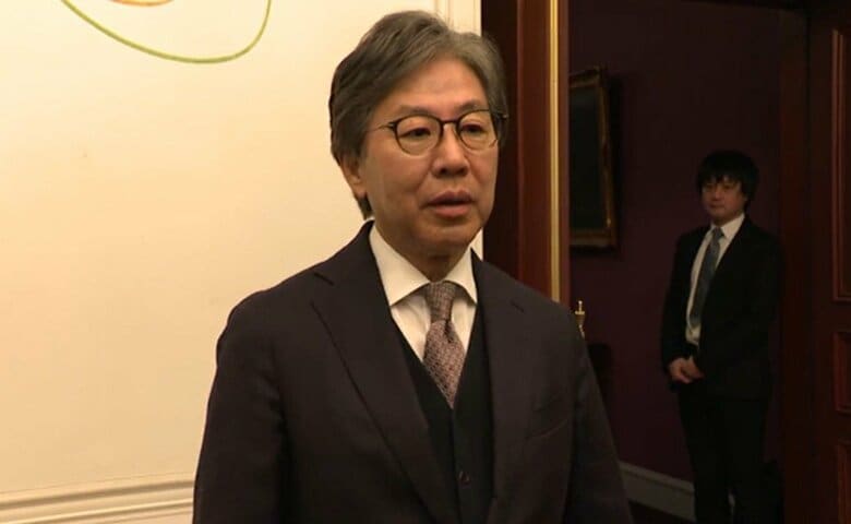 落選から20日　初めて報道陣の質問に答えた