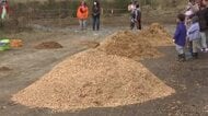 被災木のチップ 敷き詰める催し　4月に山林火災発生の大槌町　岩手県