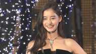 イルミネーションに負けない!総額1億円の豪華衣装に新木優子「すごく緊張感ある」