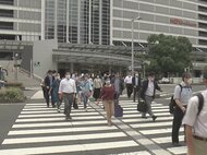 「電車に学生増えた」宣言解除初日…名古屋駅前の通勤客の人出は目立った変化なし 伊勢神宮には観光客の姿