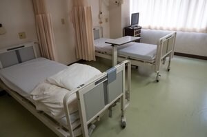 コロナ感染者の入院拒否に懲役刑検討「萎縮して検査受けなくなる」反対論もある中 その妥当性と課題は?