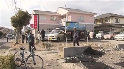 大型ダンプが駐車場の車5台を巻き込みながら建物に衝突　運転手は病院で死亡　福島・いわき市平紅葉町