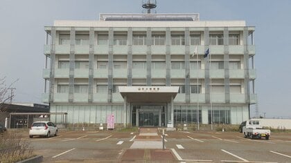 射水市の歩道に身元不明の女性遺体　70〜80代・灰色パーカー姿で発見