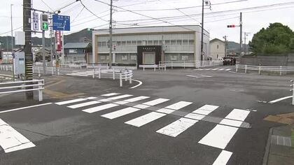 夜にランニング中の33歳女性が横断歩道で車にはねられ重傷 車は走り去るもその後警察が関与したとみられる人物から話聞く