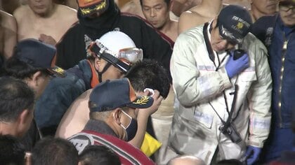 会場騒然…裸祭りで男性6人けが・うち3人が意識不明の重体　福をもたらすとされる2本の“宝の木”を奪い合う伝統行事　岡山
