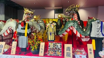 長崎くんち「庭見せ」絢爛豪華！衣装に曳物、傘鉾が一堂に！7つの踊町