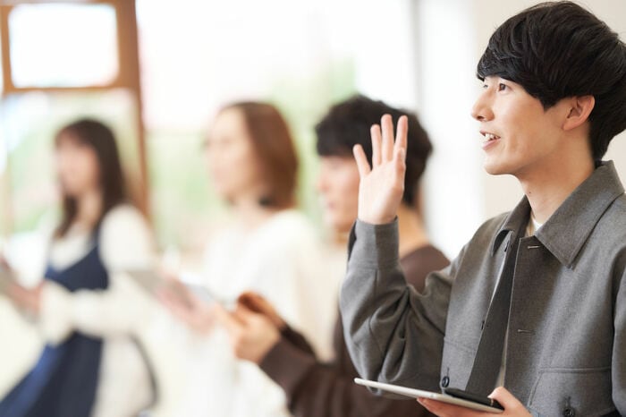 集団に1人正解を知る人がいれば正答率は高まるが…(画像:イメージ)