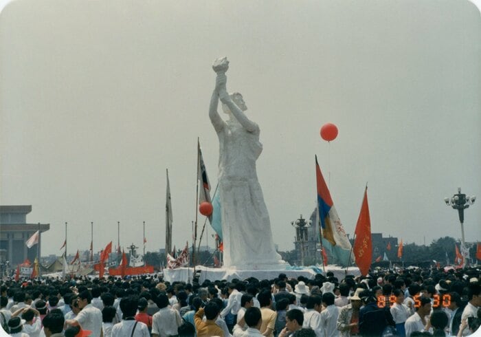 天安門広場に設置された「民主の女神」1989年5月30日 撮影:尾坂氏