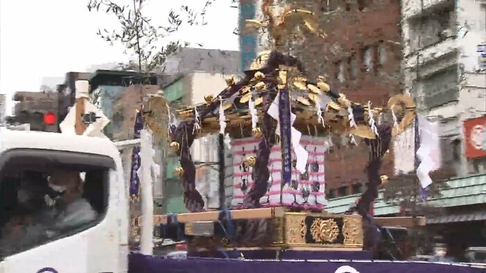 浅草・三社祭の神輿は異例のトラック移動