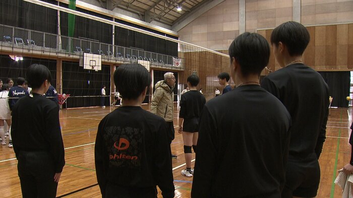 監督は九州文化学園の元監督・井上博明さん