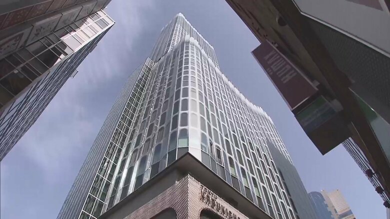 「海外みたいな内装で人気が出そう」東急歌舞伎町タワーがオープン 体験型アトラクションやライブホールも｜FNNプライムオンライン