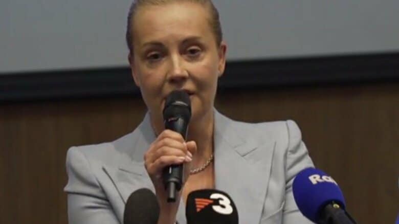 「プーチンは私の夫を殺した」北極圏で獄中死のロシア反体制指導者・ナワリヌイ氏の妻ユリアさんが会見　怒りを露わに｜FNNプライムオンライン