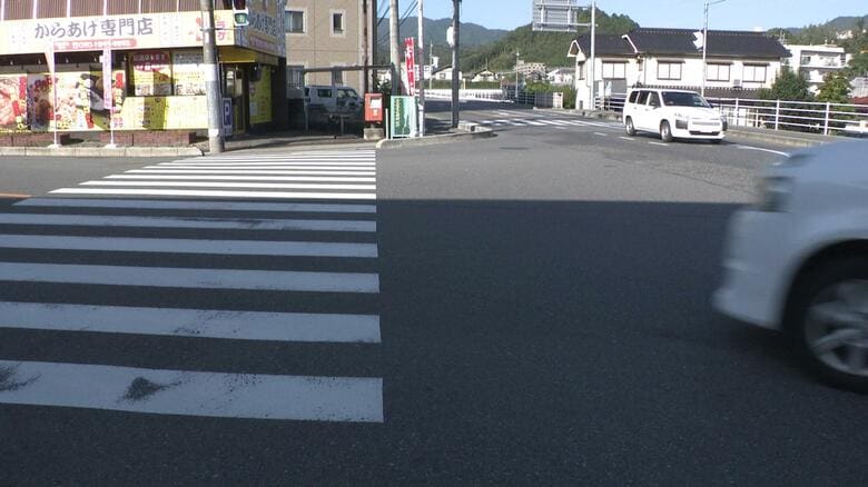 女子大学生(21)が乗用車にはねられ意識不明の重体 横断歩道で右折車に…「気づくのが遅れた」広島|FNNプライムオンライン