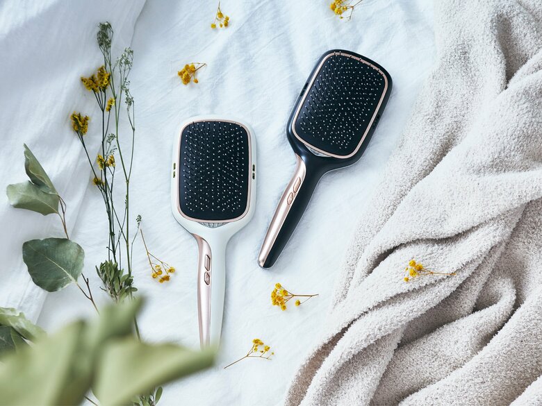 リセットブラシによる花粉の付着抑制効果を新たに検証。毛髪診断士が春の髪トラブルについて解説！