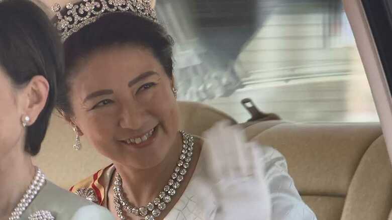 皇后雅子さま  初日の衣装は「ローブ・デコルテ｣ 　ティアラにも注目｜FNNプライムオンライン