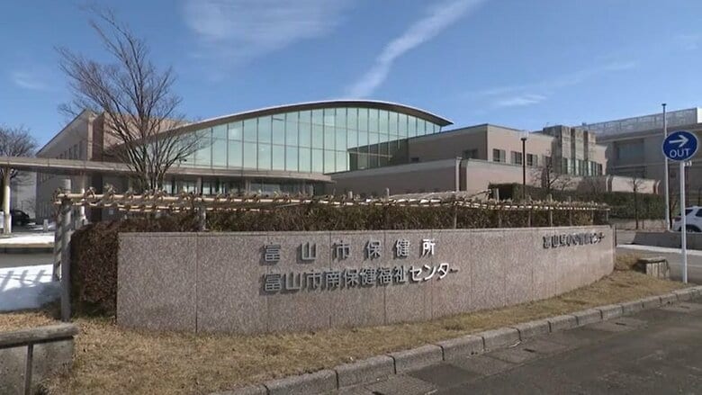 富山市の介護施設でノロウイルス集団食中毒、男性利用者1人が死亡　感染した職員により調理・提供された食事が原因か｜FNNプライムオンライン