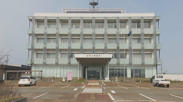 射水市の歩道に身元不明の女性遺体　70〜80代・灰色パーカー姿で発見｜FNNプライムオンライン