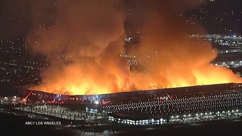 「まともな給料払えばこんなことには…」製紙倉庫で放火か　29歳男逮捕　トイレットペーパーなどに火をつける様子をSNSに投稿　アメリカ｜FNNプライムオンライン