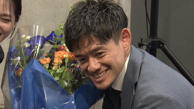 「フロントスタッフとして必死に頑張りたい」V長崎の飯尾選手 現役引退 初のJ1昇格に貢献 相次ぐケガ｜FNNプライムオンライン