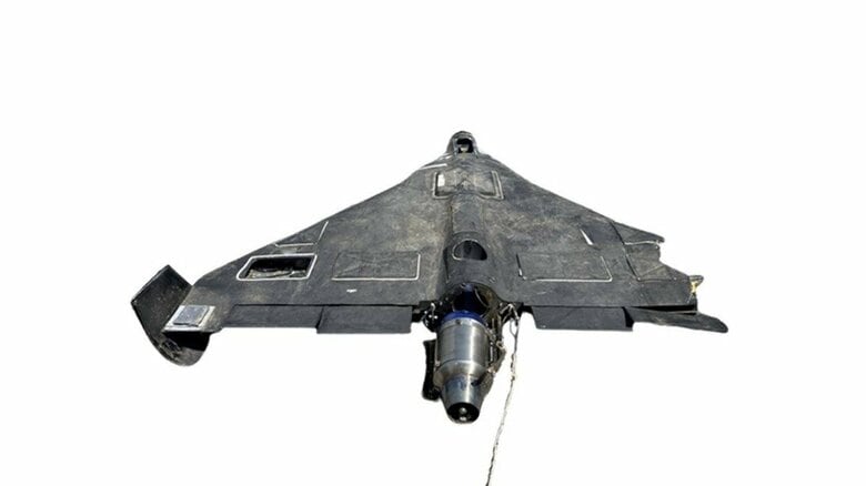 ウクライナで回収されたロシアのジェット推進自爆無人機ゲラン４の残骸。手前がターボジェットエンジンの噴射口（ウクライナ国防情報局、2026年5月25日）