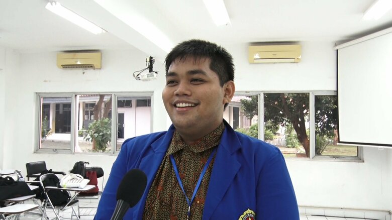 両陛下と面会し笑顔あふれるアルルさん　ひげもなくなってすっきり