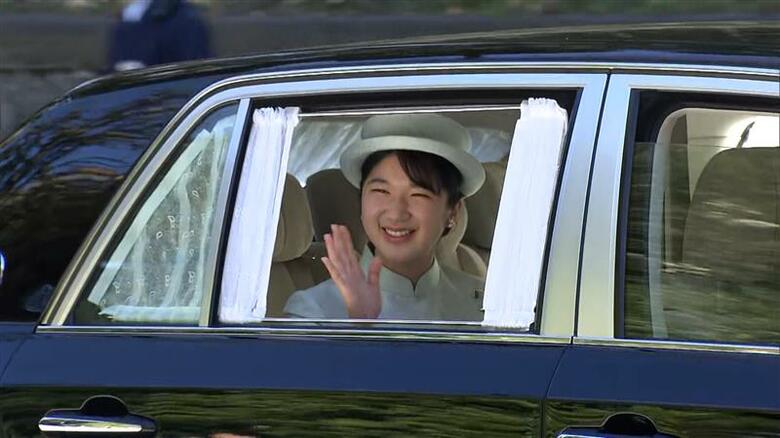 赤坂御用地に到着された愛子さま（23日午前11時頃）