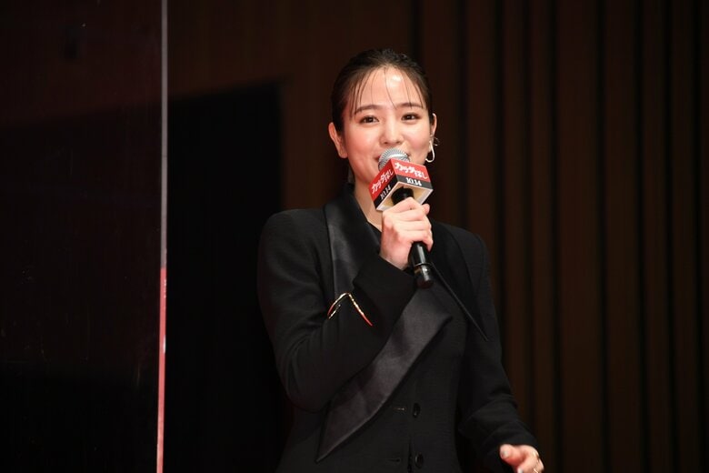 横田真悠さん