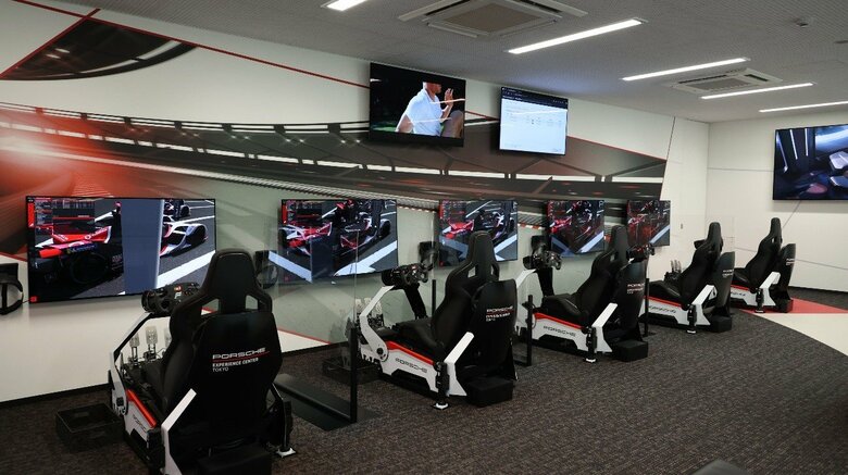 ポルシェ試乗の擬似体験ができるシミュレーター