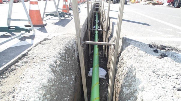 敷設工事中の水素パイプライン　提供：東京ガス