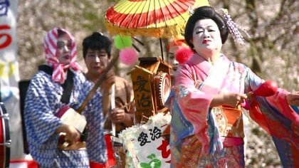 「まだまだボケていられない」平均年齢70歳の素人“ちんどんクラブ”が見出した、老いつつある人生の中での希望