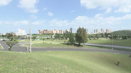 なぜ返還ではなく共同使用？一等地に米軍の未使用住宅が102戸も！広場として開放するも…