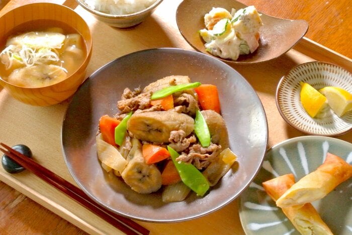 “肉バナ”定食(編集部撮影)