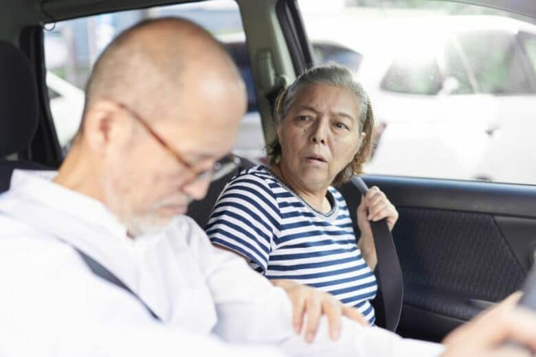70代以上の66%が運転に「不安なし」と回答。新潟県のドライバー352人への調査の結果、家族との意識ギャップが浮き彫りに。免許返納意識と交通支援ニーズの“リアルな分岐点”とは。