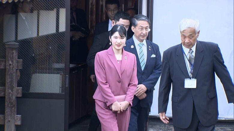 災害ボランティアとして活動した人などと懇談された