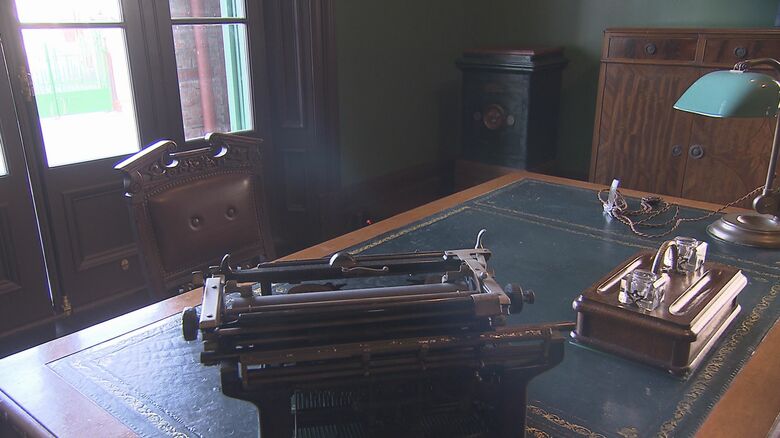 領事事務室（本館1階）