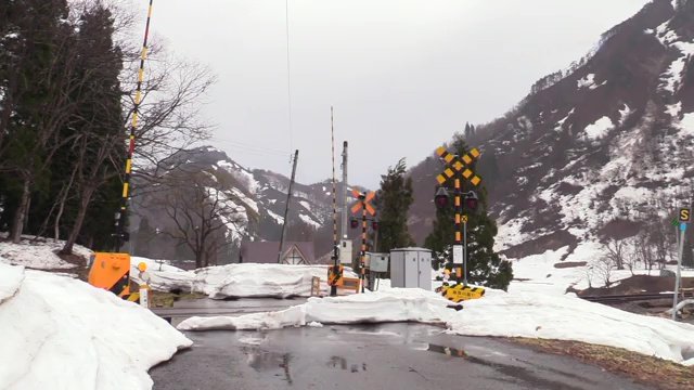 4月になっても雪が残る福島県只見町