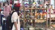高千穂神楽面を彫る様子など匠の技を見ることも 「みやざきの工芸品展」宮崎ブーゲンビリア空港で開催