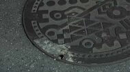 ゴキブリ駆除のガスバーナーが引火し“ガス爆発”か　住宅街でマンホールのフタが複数吹き飛ぶ　一部住宅が破損　福岡市