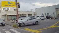 「ドン！」突然加速し信号機に衝突…踏み間違いか？乗用車のフロント部分がメチャクチャに　福岡市