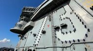 平和ボケ?価値観の違い?家族とともに戦うアメリカ…原子力空母ジョージ・ワシントンの横須賀入港に感じた日米の決定的な違い