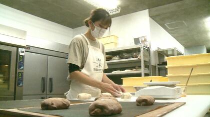 旧バス停留所を改装した人気パン店「EN」「縁」あって大阪から信州に移住の女性が念願のオープン　【長野発】